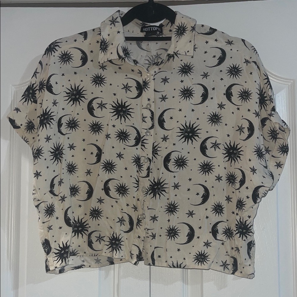Hot Topic Celestial Print Button-Up Shirt SM Rayon